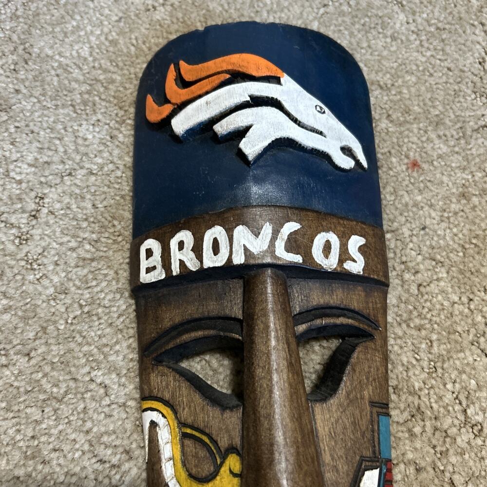 Vintage Denver Broncos Wood Wall Tiki Art Decor Wood Carved Hand Painted Origina - Picture 2 of 6